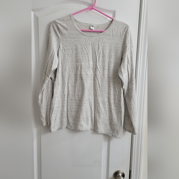 Old Navy Tops - Medium Old Navy heathered gray long sleeve shirt